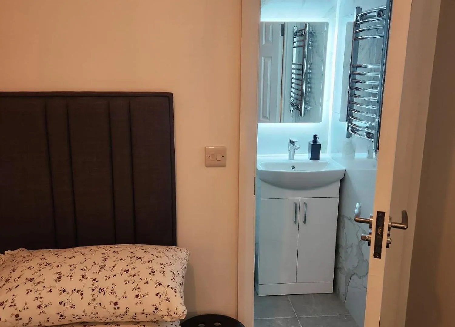 Dublin Deluxe Twin Or King Bed Studio Near Airport & City 0*,  אירלנד